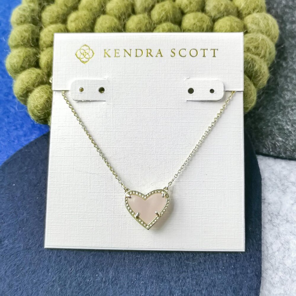 Kendra Scott Ari Heart Rose Quartz Necklace Gold